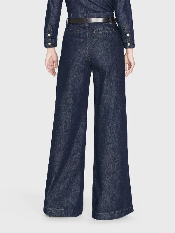 Darted Wide Leg Jean -- Rinse